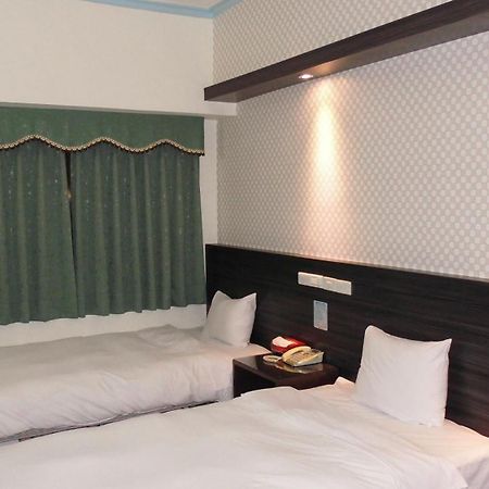 Modern Plaza Hotel Гаосюн Екстер'єр фото